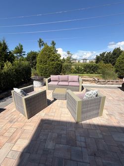 Modern outdoor patio set