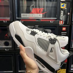 Jordan 4 Military Black 