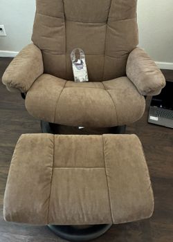 Ekornes Stressless  Chair with ottoman 