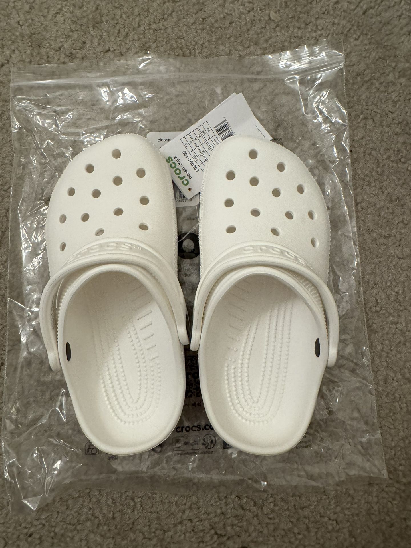 Brand New Crocs display picture 2