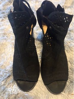 Women’s shoes