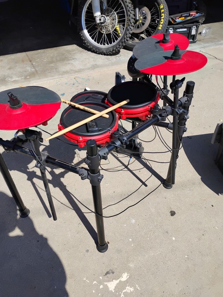 Drum Set Alesis Drum Set