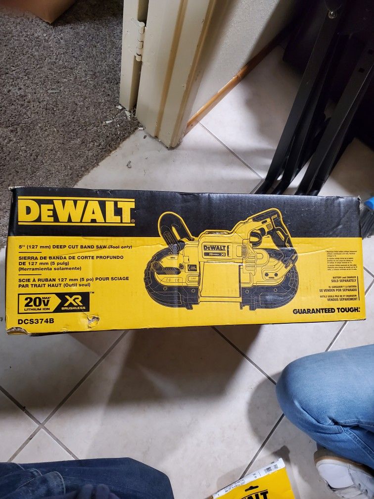 DeWalt 20v BandSaw W/blades