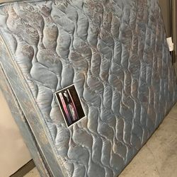 Queen Mattress Simmons Beauty Rest