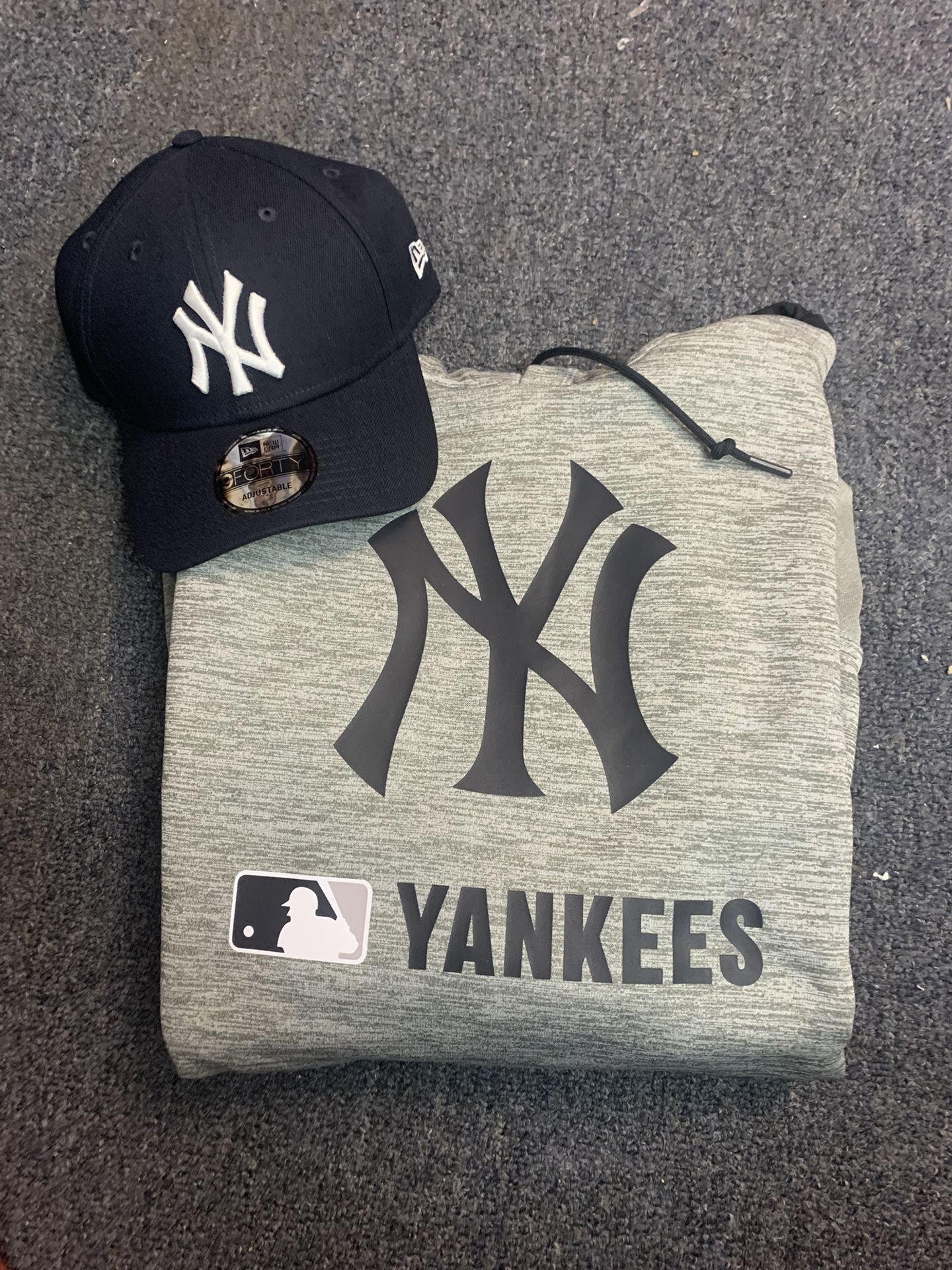 NY Yankee Hoodie And Hat