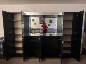Mirrored wall unit