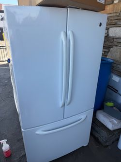 GE white French door 36”w