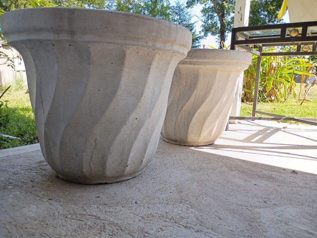Gorgeous Pure Concrete Flower Pot / Planter! (70 Ea.)
