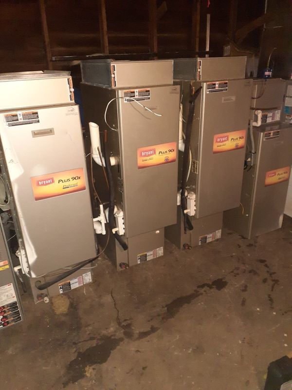 Bryant 95% High efficiency Natural gas furnace 2015 66,000 btu. Upflow