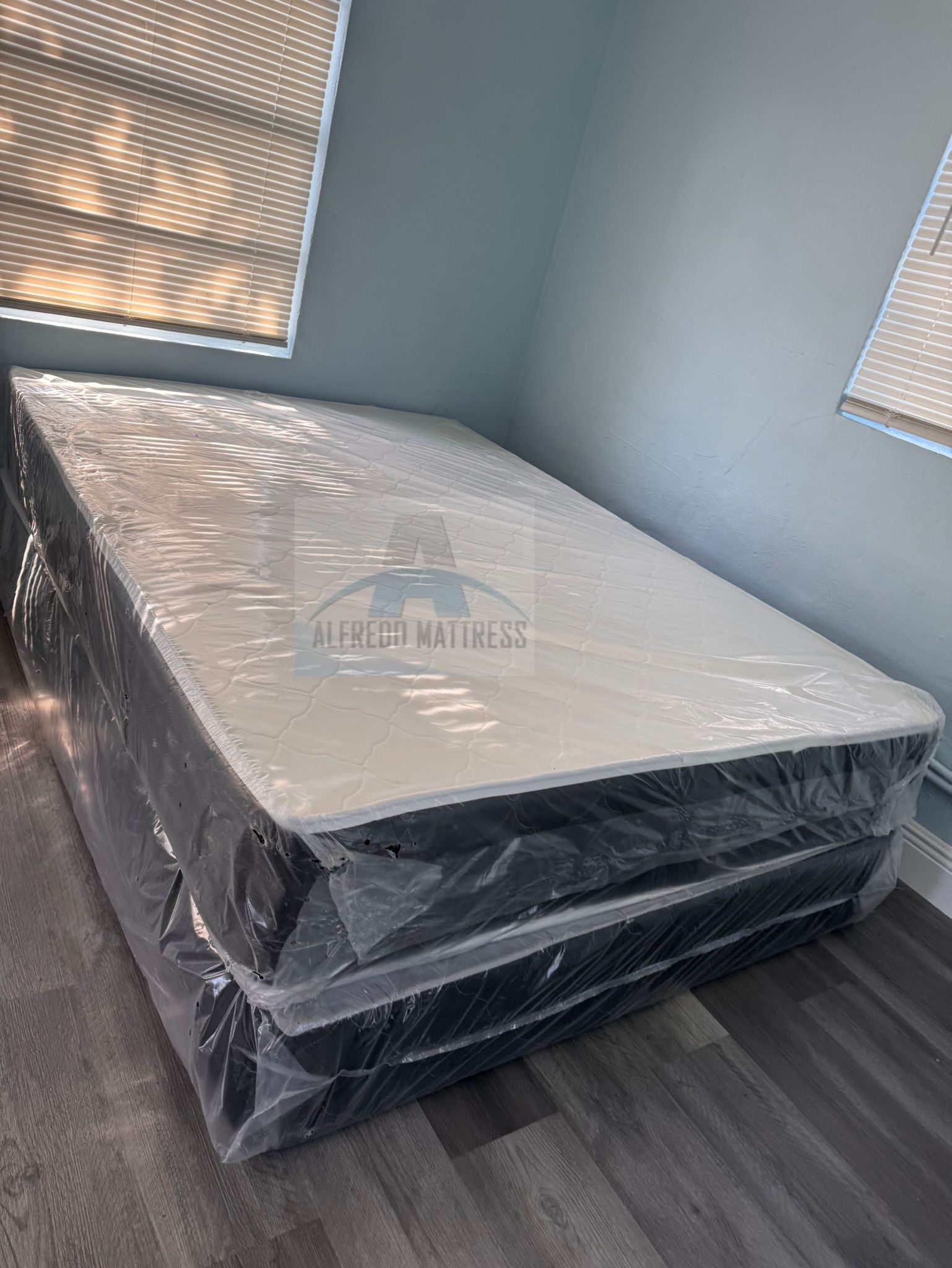 Full mattress with box spring (2pc set - new) 