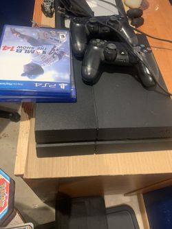 Ps4 with 2 controllers works fine