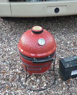 Kamado Joe Jr. Charcoal Grill w/Stand & Accessories