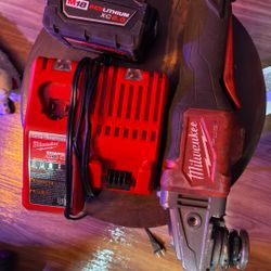 Milwaukee M18 Grinder 