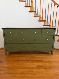 Modern Olive Green Solid Wood Dresser – Free Delivery 🚚
