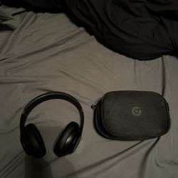 Beats Studio Pro 2023