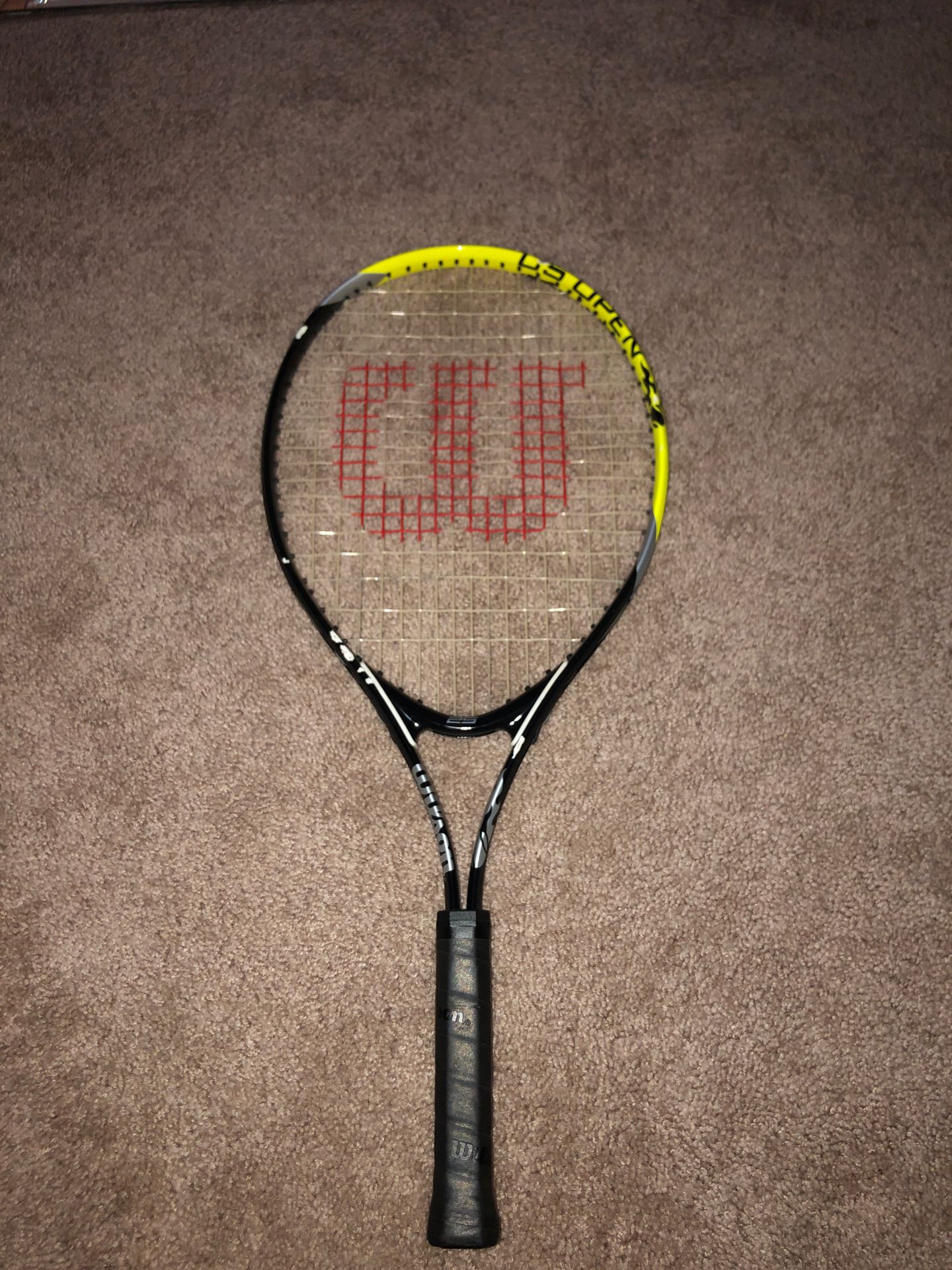 Wilson men’s tennis racket