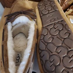 Ugg W Dakota Chestnut Size 6.7.9.10