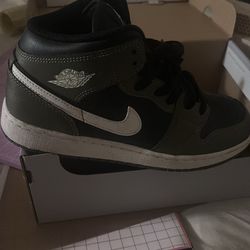 Green black air Jordan’s