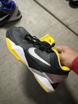 Kobe Shoes Size 10