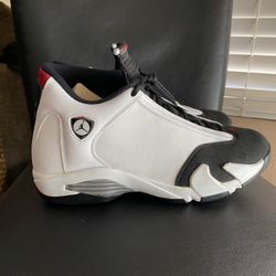 Jordan 14 Black Toe sz 10.5