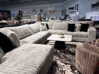 Large customizable sectional! ❤️✨ Any fabric & color!