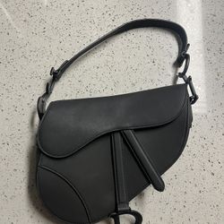 Black Saddle Purse