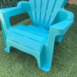 Blue kid beach chair