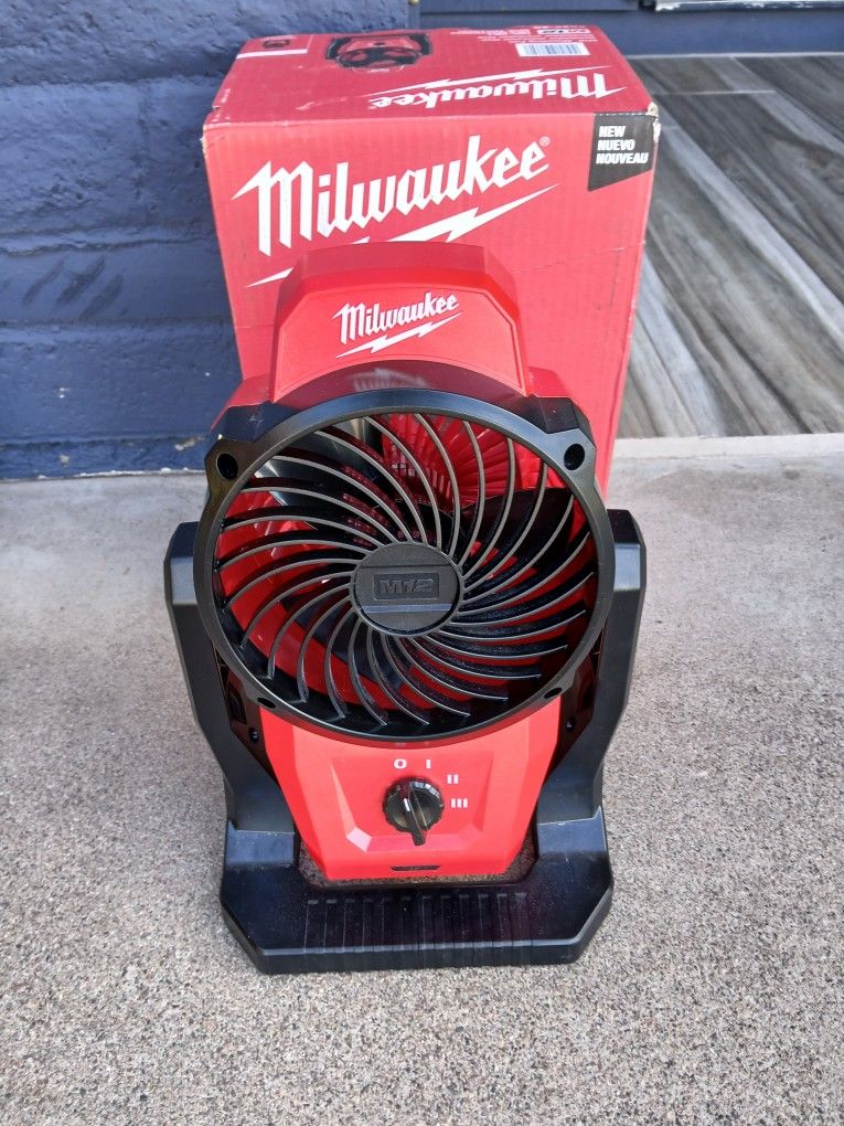 Fan Milwaukee M12 Tool Only