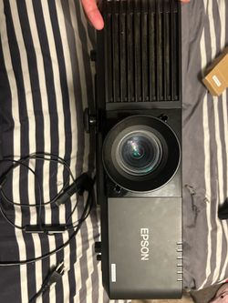 Epson PowerLite L615U projector