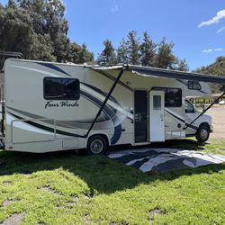 2018 Thor Four Winds 
