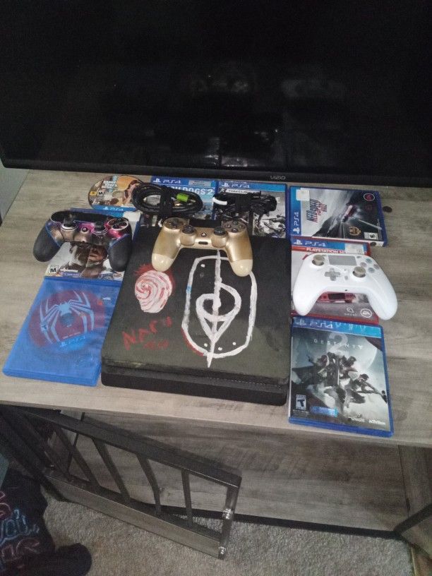 PlayStation 4 Slim 3 PS4 Controller And 7 Game