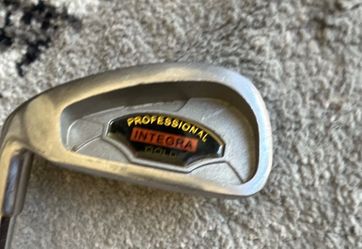 7 iron golf club