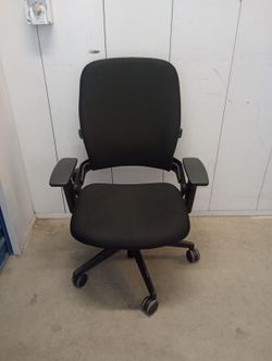 Fully ergonomic task chair $300 sturdy