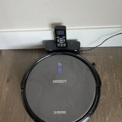 ECOVACS DEEBOT Robotic  Vacuum  Black With Base and Remote Tested , In Great Conditions 