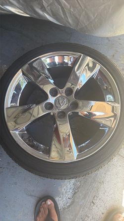 18” wheels Lexus.