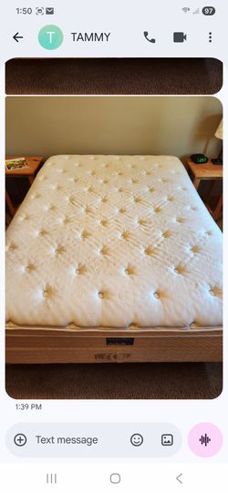 QUEEN SIZE  Serta Pervect sleeper.