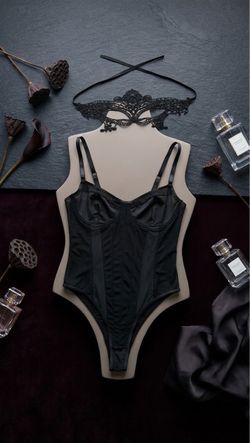 Women lingerie new size M ( Bodysuit & mask)