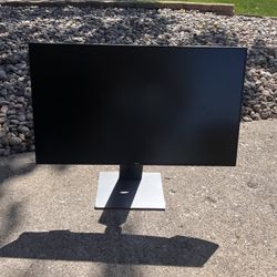 Used DELL monitor 24”