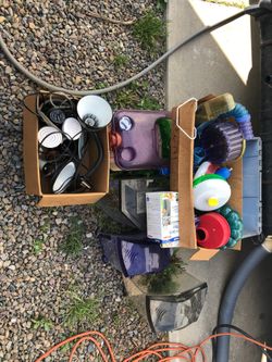 Fish tanks and small pet habitats/cages