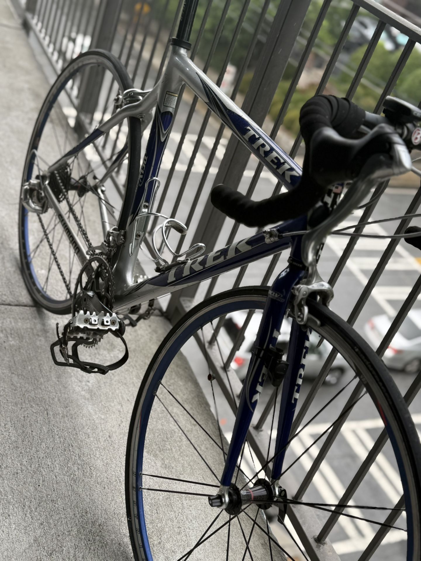 Carbon Trek bike