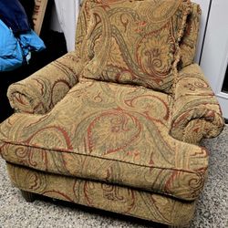 Nice Chair With Pillow 