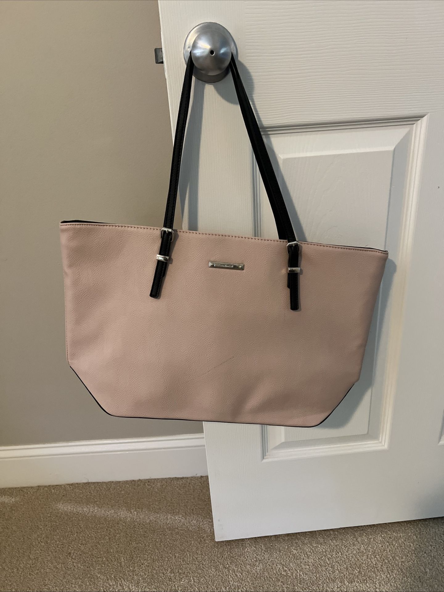 Vintage Nine West Pink Black Shoulder Bag Work Tote Large faux leather zippered Tons of slip pockets and zippered pockets. 2 compartments with more z