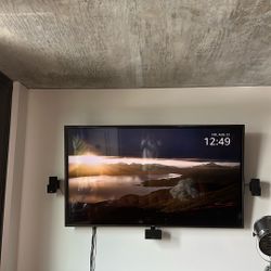 LG 75in Tv Price Negotiable 