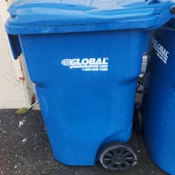 95 Gallon Rolling Trash Can