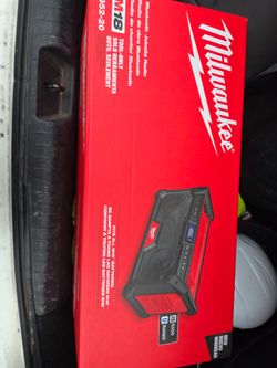 Milwaukee M18 Bluetooth Jobsite Radio