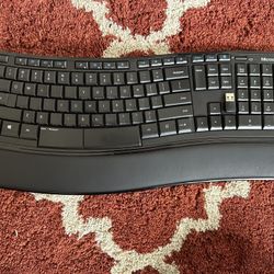 Wireless Ergonomic Computer Keyboard