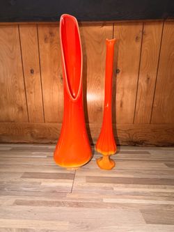 Scoop-Mouth Swung Vase and Footed Swung Bud Vase