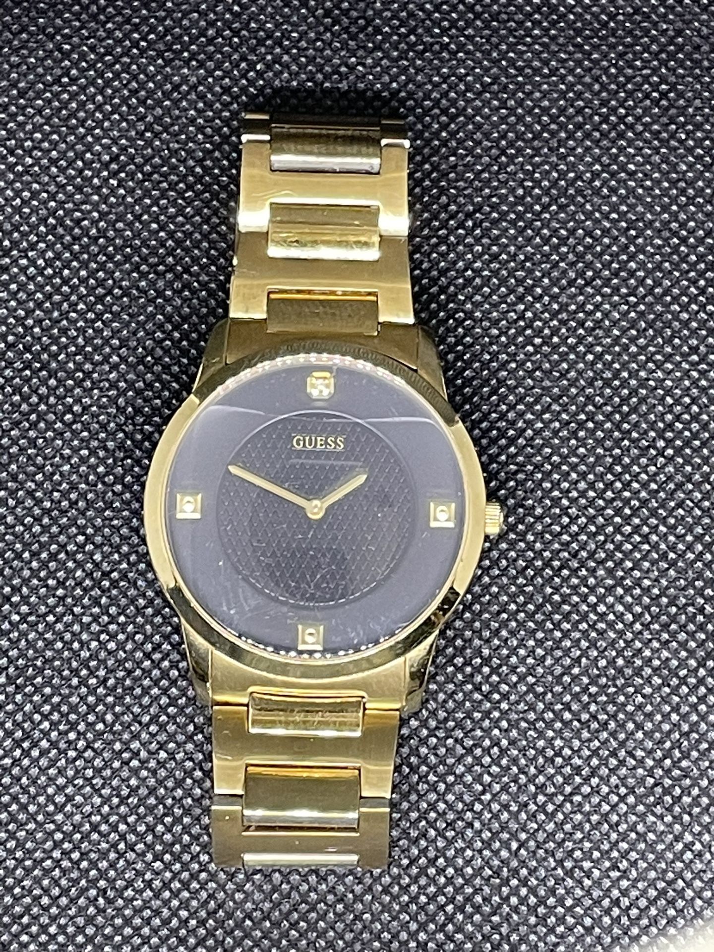 ***MEN’S GUESS GOLD TIME WATCH WITH DIAMONDS ACCENT ***