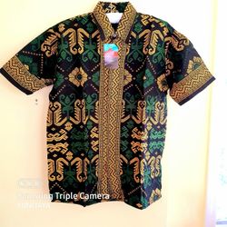 Authentic Tropical Hawaiian Cotton Batik Shirt size 

Fabric Type

100% NATURAL COTTON – This shirt is made from the highest quality Indonesian cotton