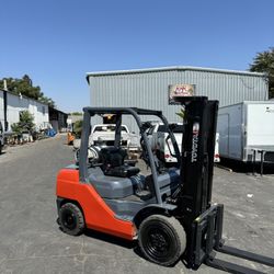 2019 TOYOTA ALL TERRAIN PROPANE FORKLIFT 